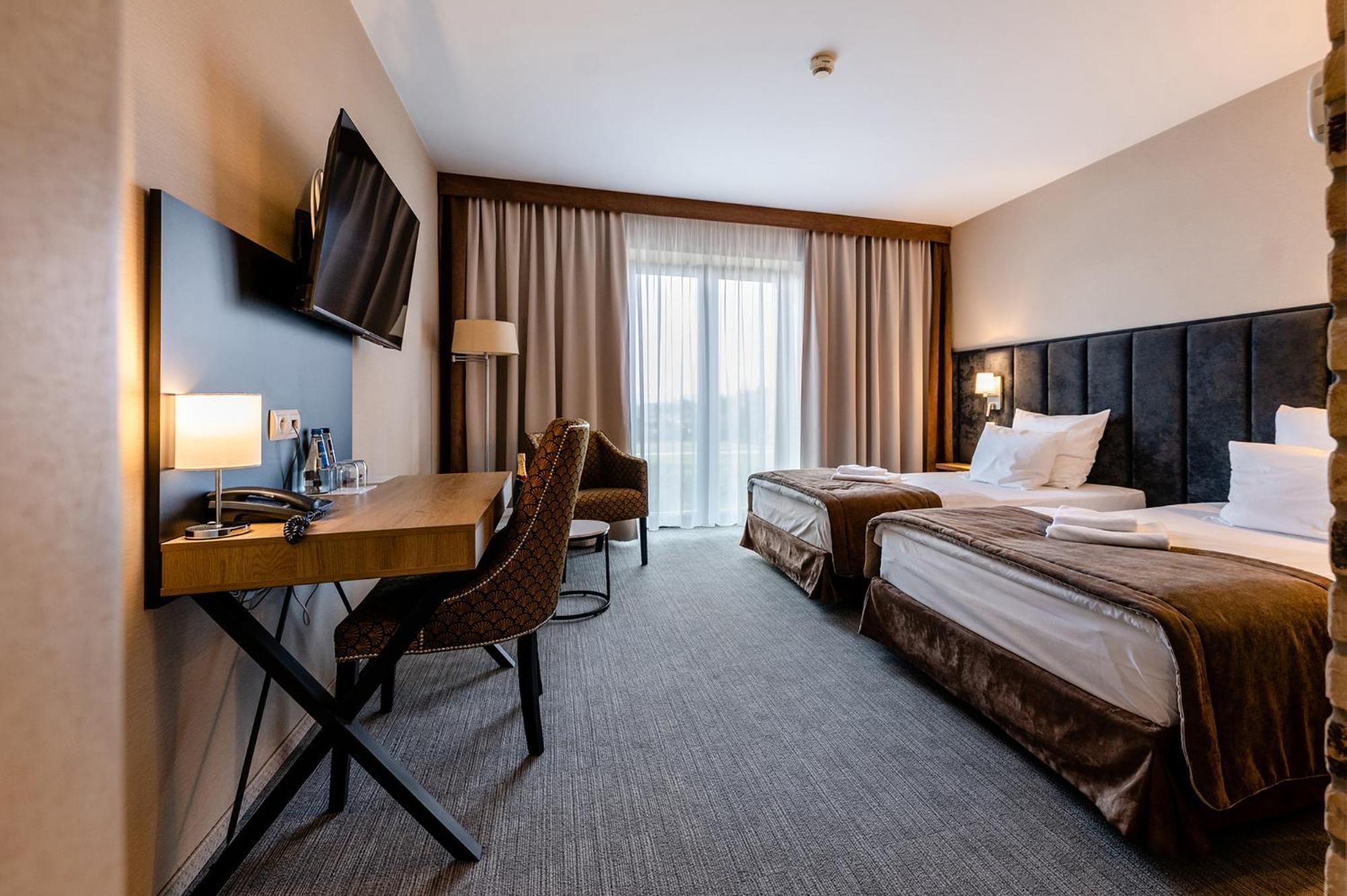 Hotel Alhar Lubliniec Kültér fotó