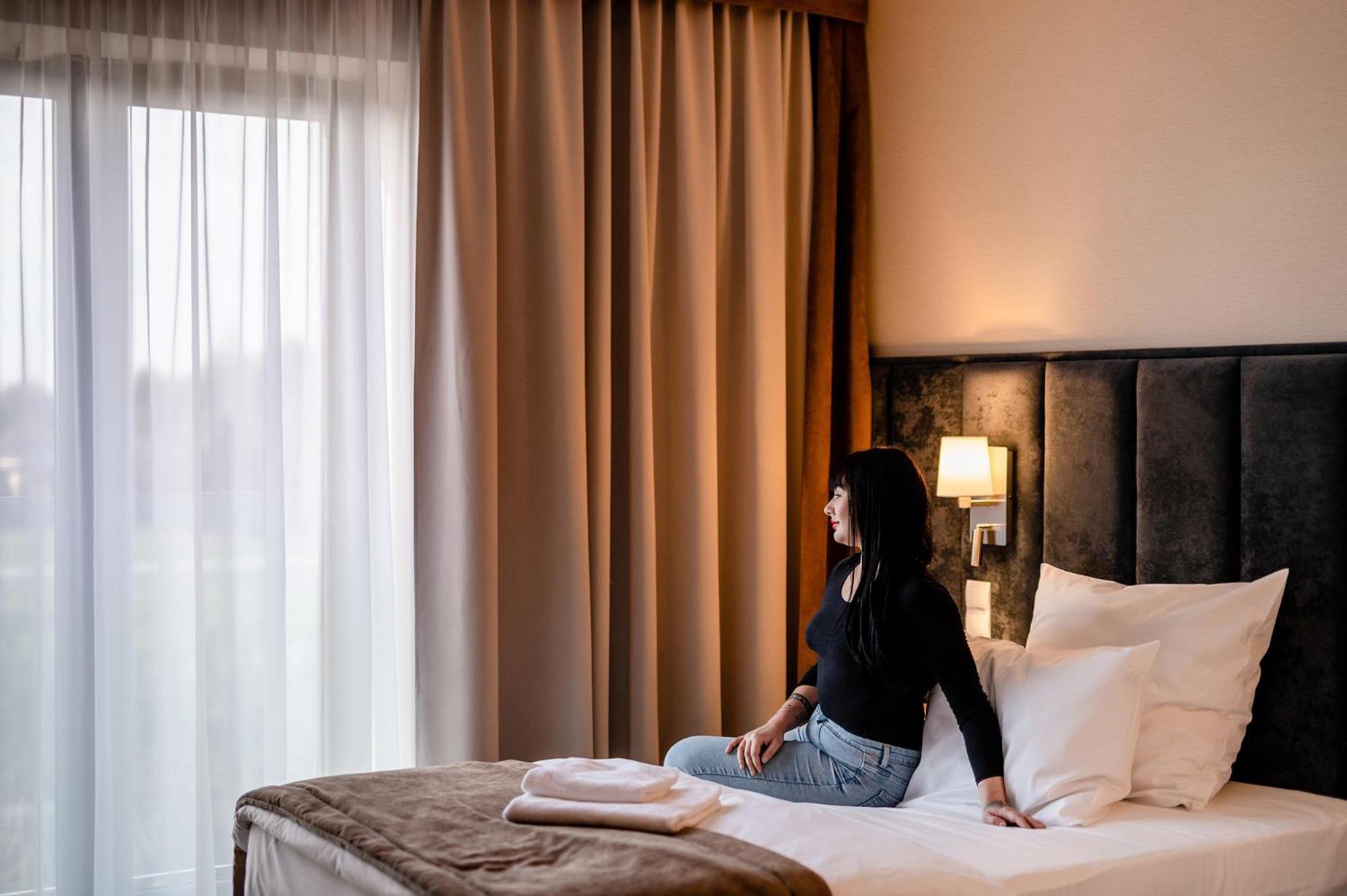 Hotel Alhar Lubliniec Kültér fotó