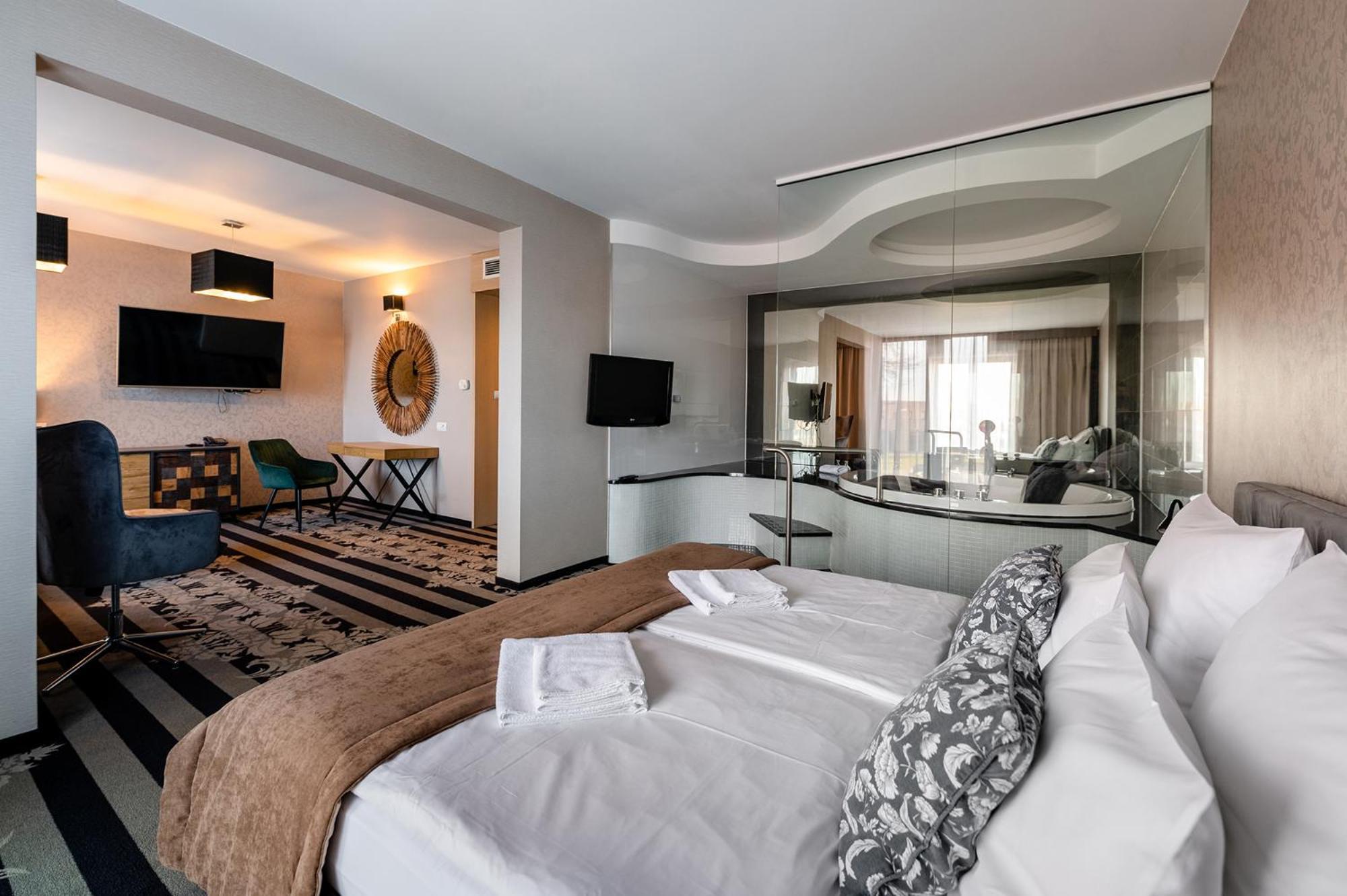Hotel Alhar Lubliniec Kültér fotó