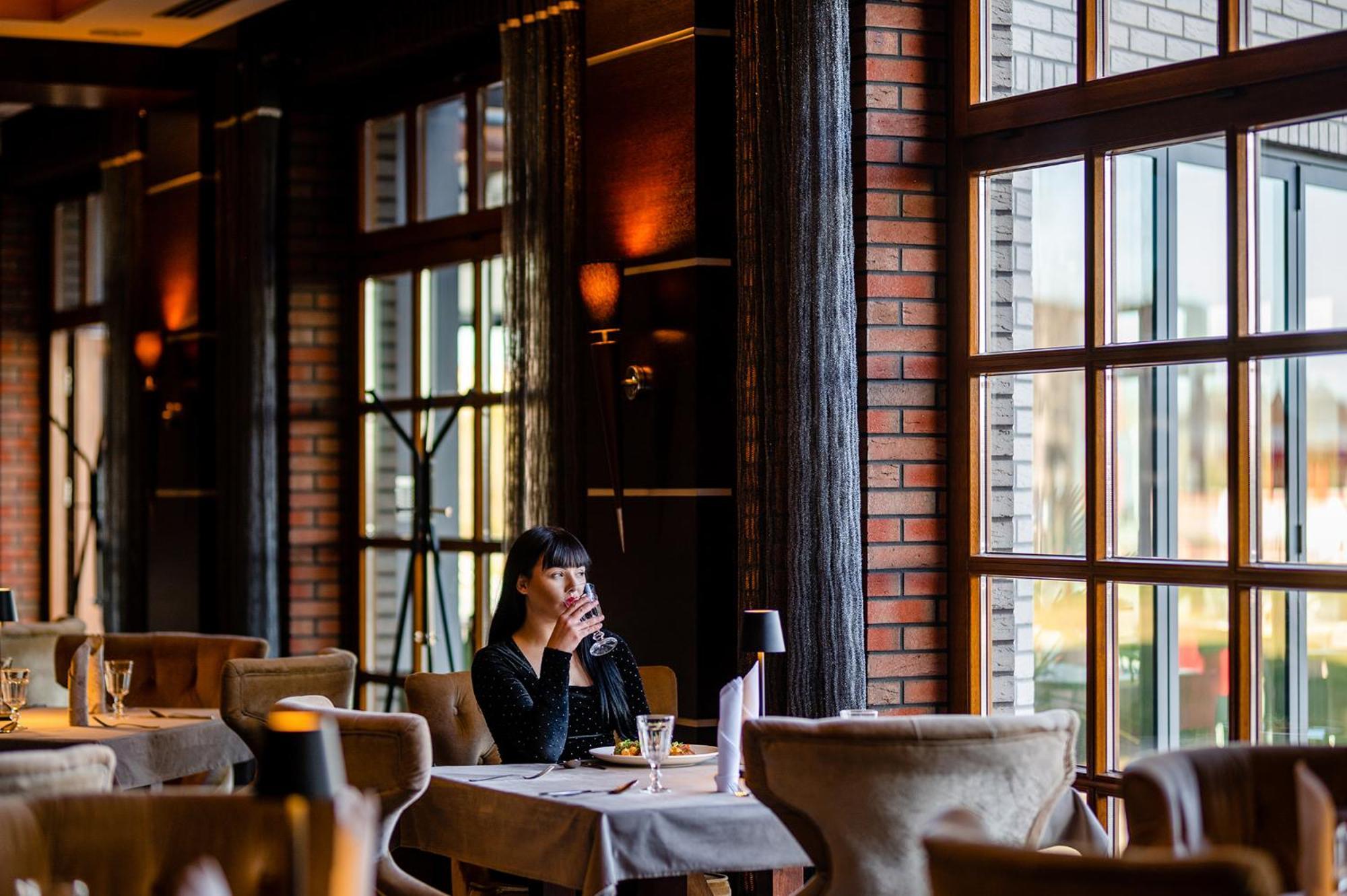 Hotel Alhar Lubliniec Kültér fotó