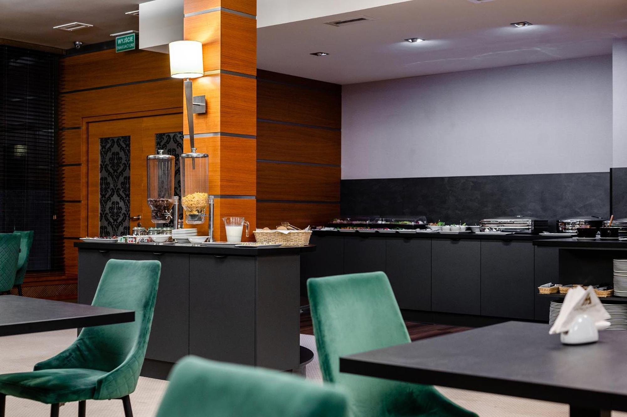 Hotel Alhar Lubliniec Kültér fotó