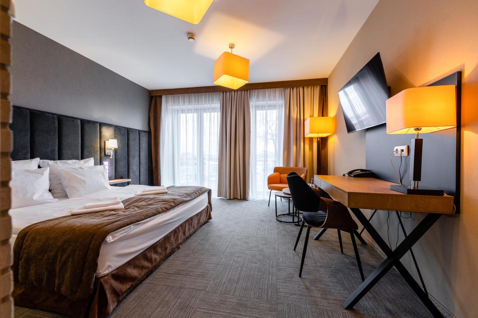 Hotel Alhar Lubliniec Kültér fotó